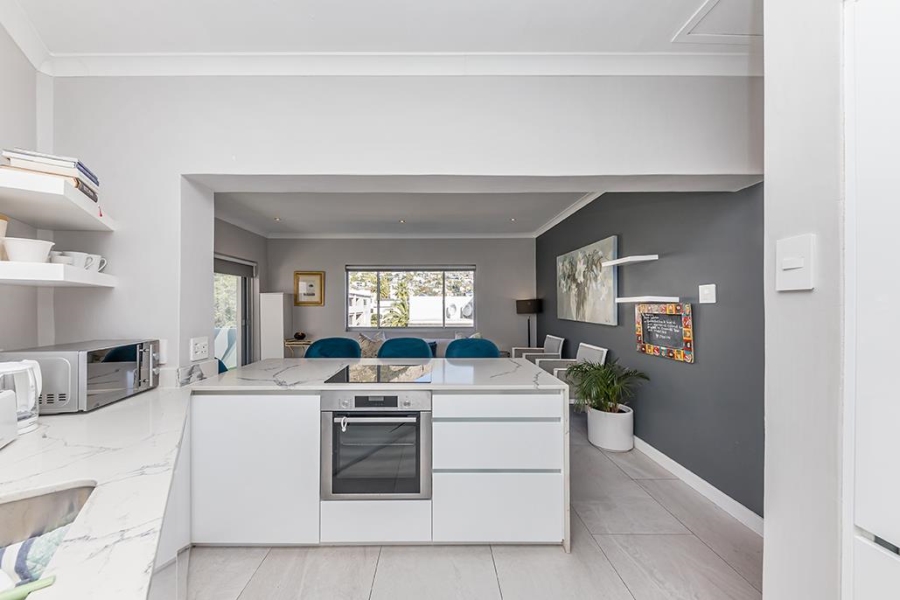 To Let 1 Bedroom Property for Rent in Sea Point Western Cape